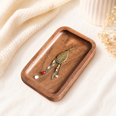 When Is the Best Time to Stock Wholesale Jewelry Dishes?