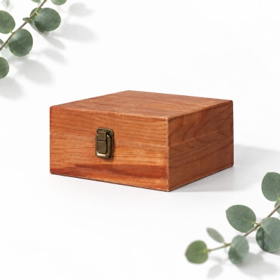 Custom Pine Wood Gift Box with Metal Clasp for Wedding Gifts