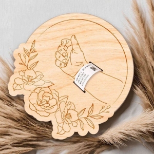 Personalized Wooden Newborn Bracelet Display Plate